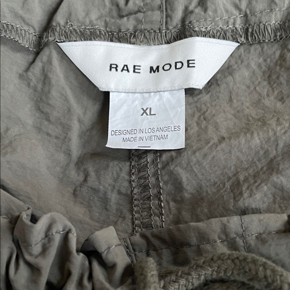 Women's Cargo Pants in Olive Green - Picture 3 of 5